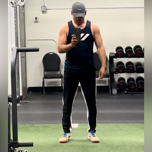 Meet your Posher, Juan - Picture 3 of 3